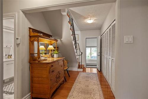 398 Kingston Cr, Winnipeg, MB - Indoor Photo Showing Other Room