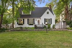 398 Kingston CR  Winnipeg, MB R2M 0T7