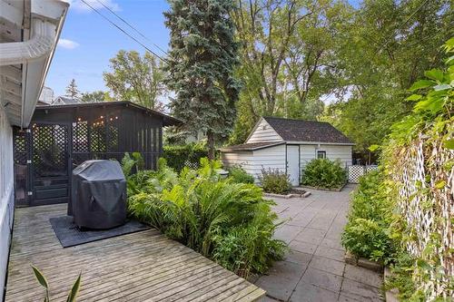 398 Kingston Cr, Winnipeg, MB - Outdoor