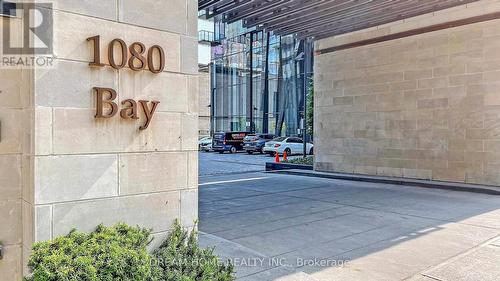 709 - 1080 BAY STREET , Toronto, Ontario M5S 0A5 3