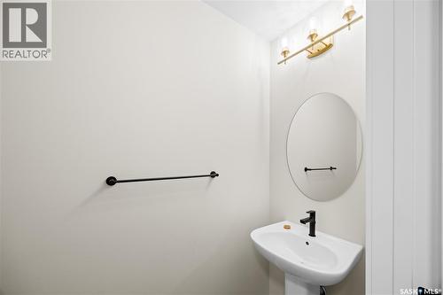 286 Froese Crescent, Warman, SK - Indoor Photo Showing Bathroom