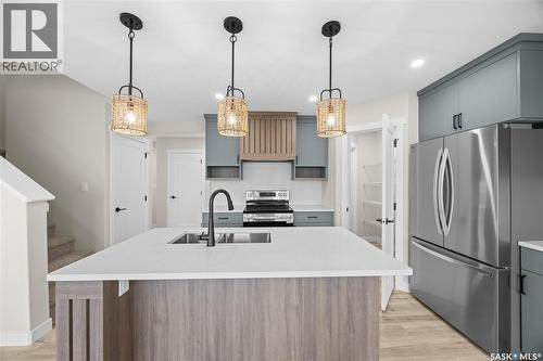 286 Froese Crescent, Warman, SK - Indoor Photo Showing Kitchen With Stainless Steel Kitchen With Upgraded Kitchen
