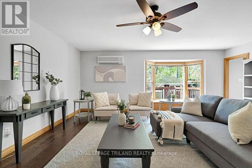 46 Rosebery Place, St. Thomas, ON - Indoor Photo Showing Living Room