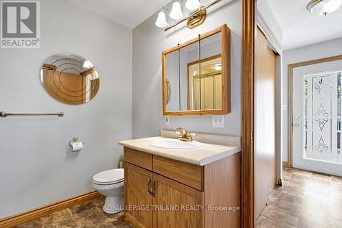 46 Rosebery Place, St. Thomas, ON - Indoor Photo Showing Bathroom