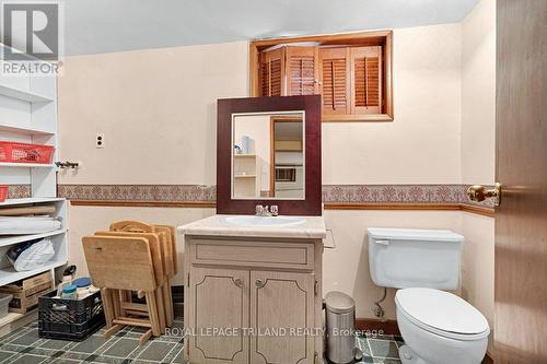 46 Rosebery Place, St. Thomas, ON - Indoor Photo Showing Bathroom