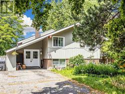 14 ROSSWOOD CRESCENT  Toronto, ON M1P 3N2