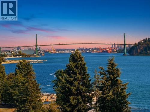 PH 1845 BELLEVUE AVENUE  West Vancouver, BC V7V 1B2