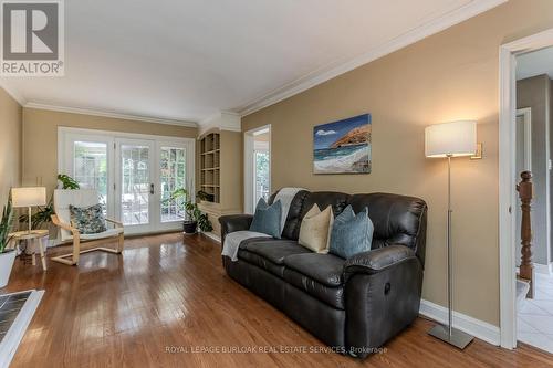 274 Belvenia Road, Burlington, ON - Indoor Photo Showing Living Room