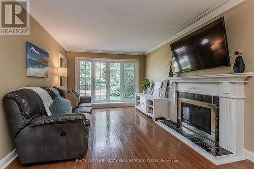 274 Belvenia Road, Burlington, ON - Indoor Photo Showing Living Room With Fireplace