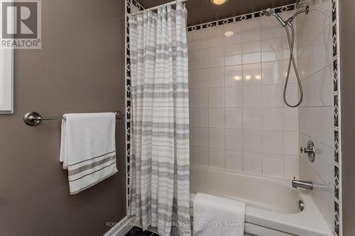 274 Belvenia Road, Burlington, ON - Indoor Photo Showing Bathroom