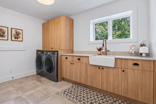 Salle de lavage - 3 Rue Cambridge, Baie-D'Urfé, QC - Indoor Photo Showing Laundry Room