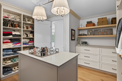 Penderie (Walk-in) - 3 Rue Cambridge, Baie-D'Urfé, QC - Indoor