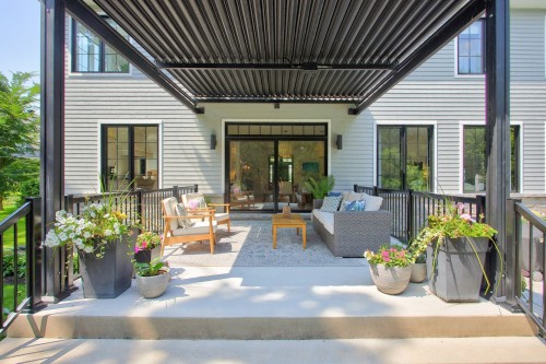 Cour - 3 Rue Cambridge, Baie-D'Urfé, QC - Outdoor With Exterior