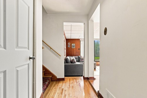 Hall d'entrée/Vestibule - 368 100E Avenue, Laval (Chomedey), QC - Indoor Photo Showing Other Room