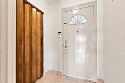 Hall d'entrée/Vestibule - 368 100E Avenue, Laval (Chomedey), QC - Indoor Photo Showing Other Room