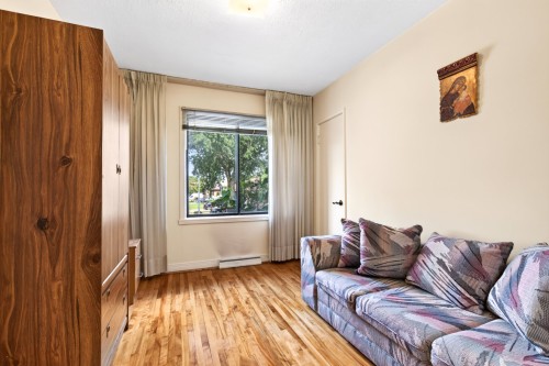 Chambre à coucher - 368 100E Avenue, Laval (Chomedey), QC - Indoor Photo Showing Living Room