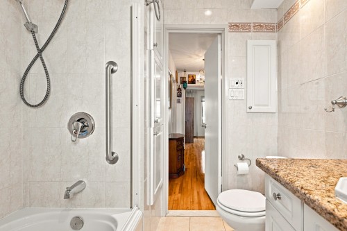 Salle de bains - 368 100E Avenue, Laval (Chomedey), QC - Indoor Photo Showing Bathroom