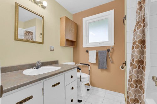 Bathroom - 1209 Rue Des Érables, Prévost, QC - Indoor Photo Showing Bathroom