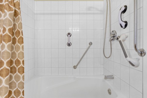 Bathroom - 1209 Rue Des Érables, Prévost, QC - Indoor Photo Showing Bathroom