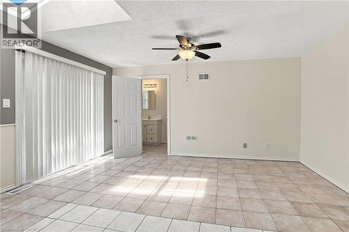 24 Hill Street, Hamilton, ON - Indoor Photo Showing Other Room