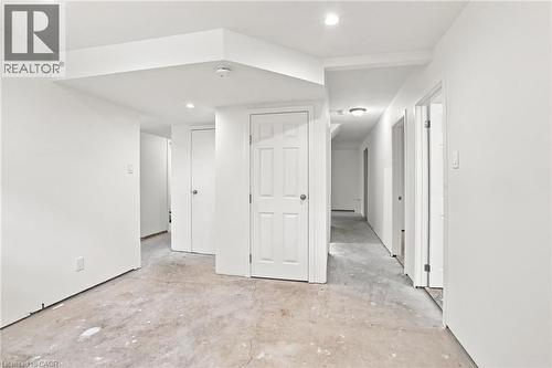 24 Hill Street, Hamilton, ON - Indoor Photo Showing Other Room