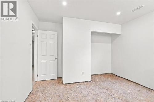 24 Hill Street, Hamilton, ON - Indoor Photo Showing Other Room