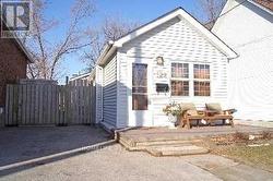 122 HARDING BOULEVARD  Toronto, ON M1N 3E2