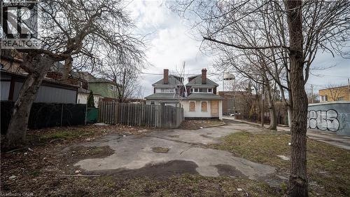 116-120 Barnesdale Avenue N, Hamilton, ON - Outdoor