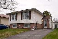 27 DAUPHIN AVENUE  Kingston, ON K7K 6B2