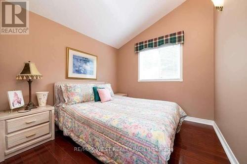 29 Milton Street, Tiny, ON - Indoor Photo Showing Bedroom
