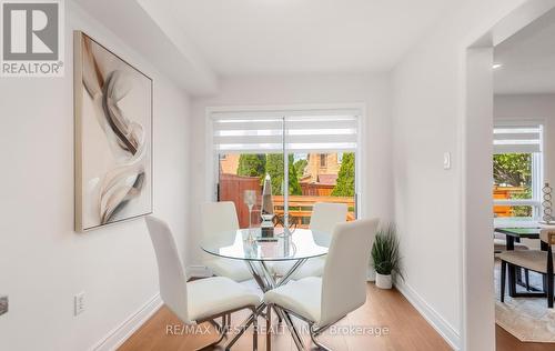 5239 Bushelgrove Circle, Mississauga, ON - Indoor Photo Showing Dining Room