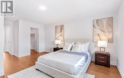 5239 Bushelgrove Circle, Mississauga, ON - Indoor Photo Showing Bedroom