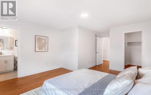 5239 Bushelgrove Circle, Mississauga, ON - Indoor Photo Showing Bedroom