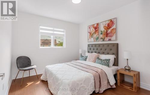 5239 Bushelgrove Circle, Mississauga, ON - Indoor Photo Showing Bedroom