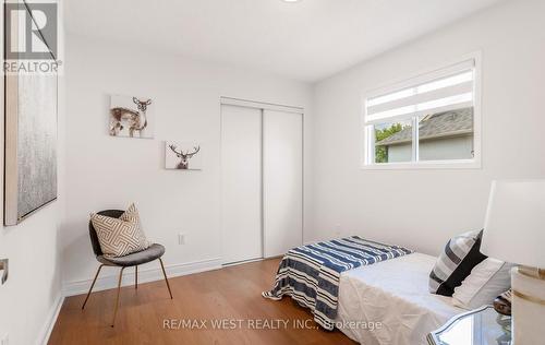 5239 Bushelgrove Circle, Mississauga, ON - Indoor Photo Showing Bedroom