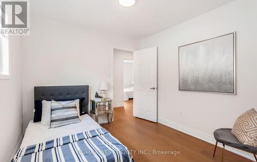 5239 Bushelgrove Circle, Mississauga, ON - Indoor Photo Showing Bedroom