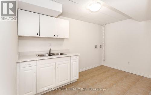 5239 Bushelgrove Circle, Mississauga, ON - Indoor