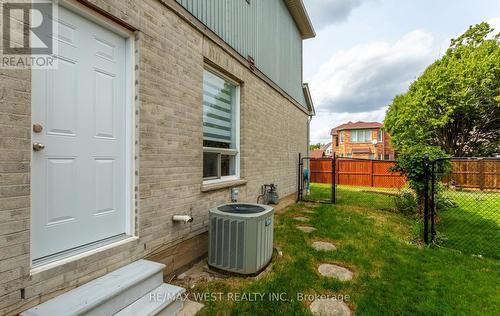 5239 Bushelgrove Circle, Mississauga, ON - Outdoor With Exterior