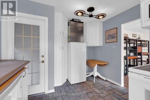 61 Bernick Drive, Barrie, ON - Indoor Photo Showing Kitchen