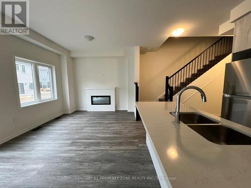 20 CLEVELAND COMMON , Cambridge, Ontario N1T 0H4 3