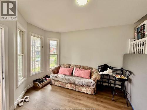722 Dougall AVENUE Unit# MAIN , Windsor, Ontario N9A 4P8 3