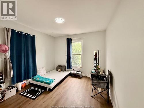 722 Dougall AVENUE Unit# MAIN , Windsor, Ontario N9A 4P8 5