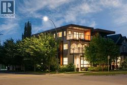 2201 Bowness Road NW  Calgary, AB T2N 3L4