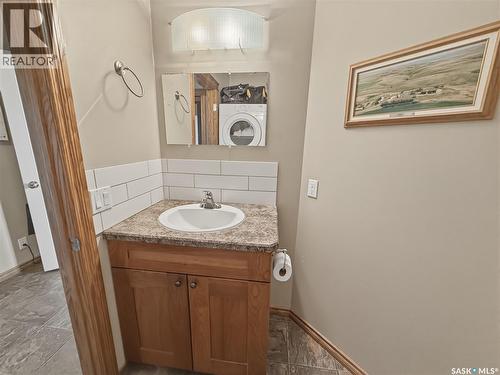 North Sk Landing Acreage, Saskatchewan Landing, SK - Indoor Photo Showing Bathroom