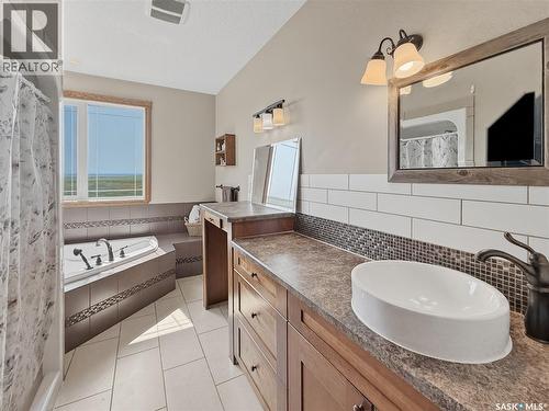 North Sk Landing Acreage, Saskatchewan Landing, SK - Indoor Photo Showing Bathroom