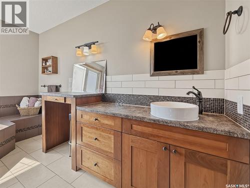 North Sk Landing Acreage, Saskatchewan Landing, SK - Indoor Photo Showing Bathroom