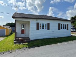 7 Quarter's Lane  Carbonear, NL A1Y 1A9