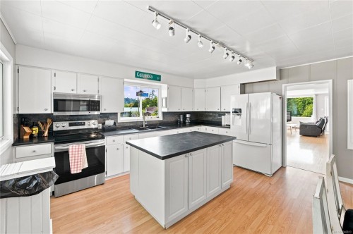 2148 Dick Ave, Nanaimo, BC 
