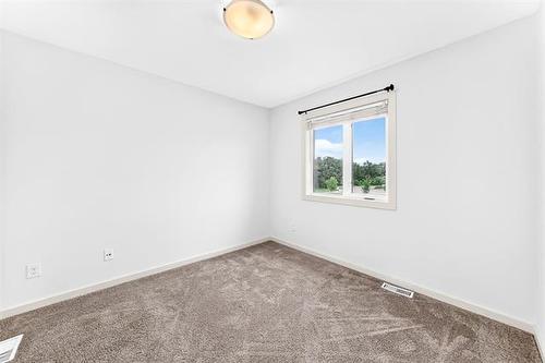 6 Dedrick Bay, Winnipeg, MB - Indoor Photo Showing Other Room