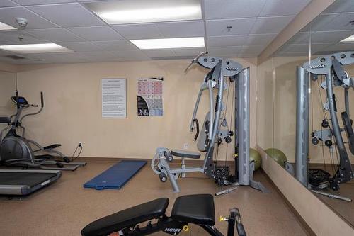 403-40 Shore St, Winnipeg, MB - Indoor Photo Showing Gym Room